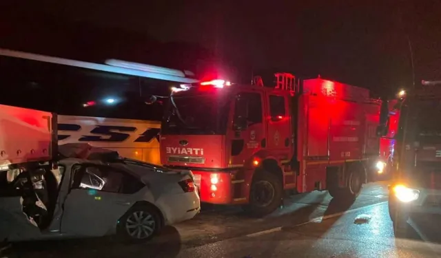 Hatay'da Tır makas attı: 2 ölü 4 yaralı