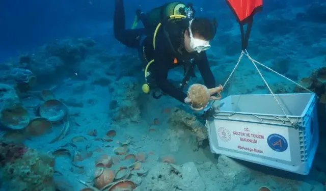Antalya Adrasan Açıklarında 2100 Yıllık Batık Gün Yüzüne Çıkarıldı
