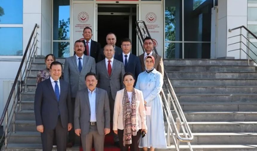 Kayseri Valisi Çiçek'ten Aile ve Sosyal Hizmetler'e ziyaret