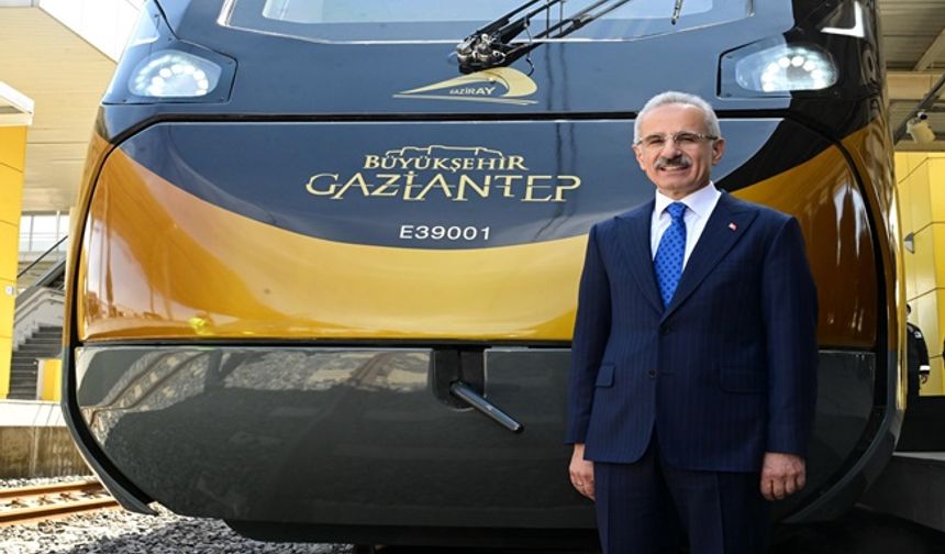 Gaziray Projesi’nin İkinci Yerli Banliyö Tren Seti Üretimi Tamamlandı