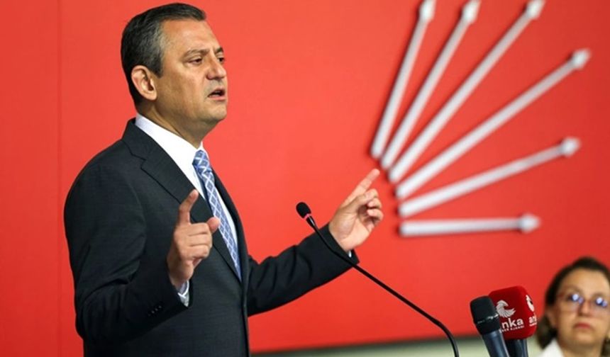 Özgür Özel yeniden CHP Genel Başkanı seçildi