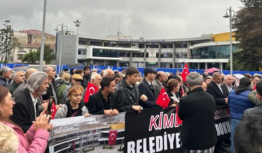 Düzce'de belediye binasının yıkımına tepki!