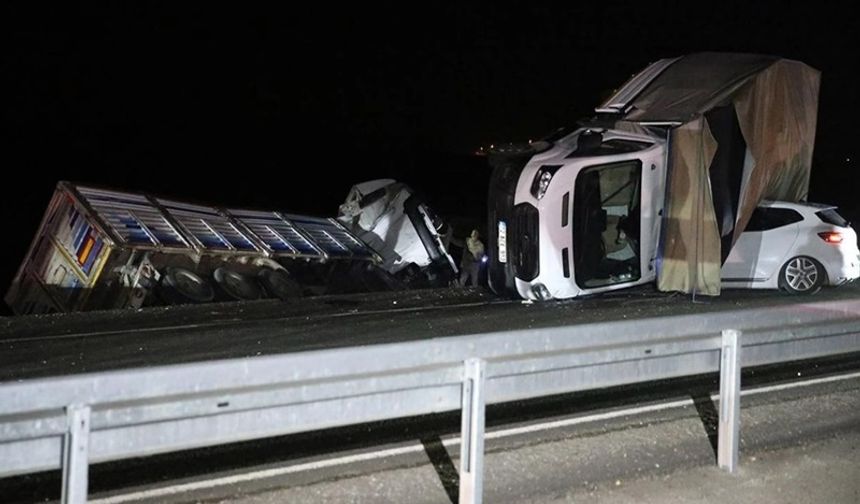 Diyarbakır’da zincirleme kaza: 4 ölü, 13 yaralı