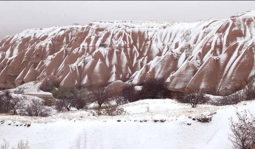 Kapadokya beyaza büründü