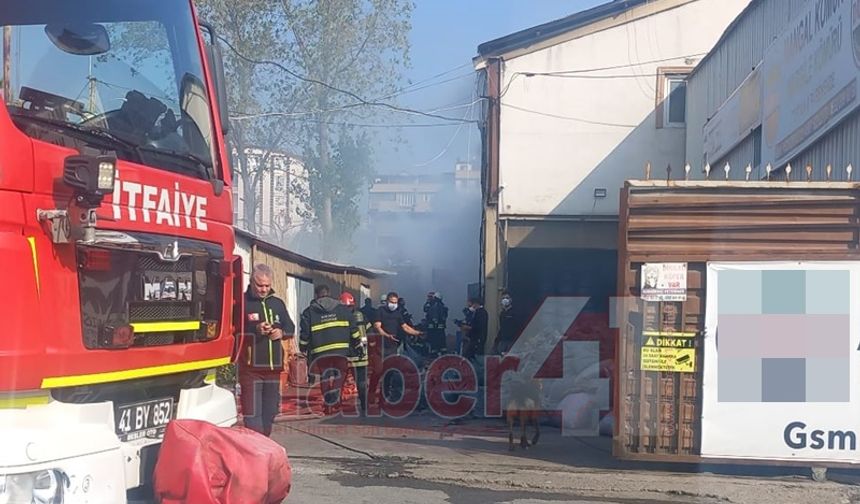 Depodaki Kömürler İçin İçin Yanıyor: İtfaiye Müdahalesi Sürüyor