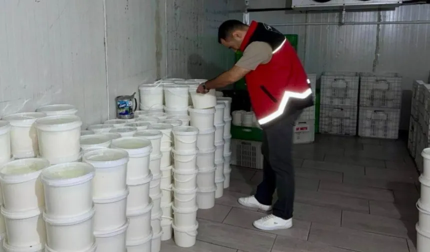 Hatay’da etiketsiz süt ürünlerine operasyon: 2,3 ton ürün imha edildi