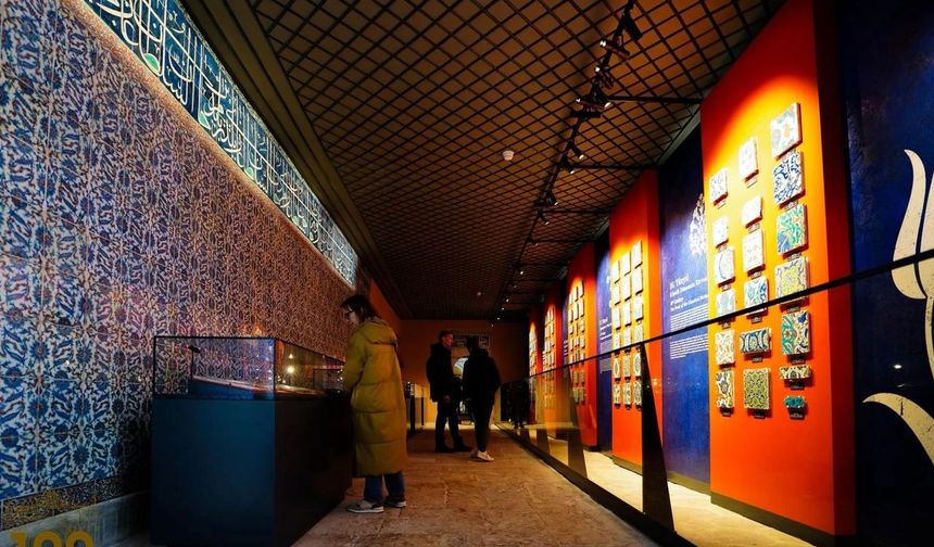 Topkapı Sarayı’ndaki Tarihi Mabeyn Yolu Çini Sanat Galerisi olarak açıldı