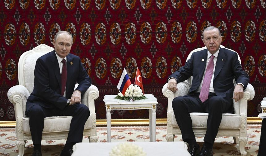 Cumhurbaşkanı Erdoğan, Aşkabat’ta Putin ve Berdimuhamedov ile Görüştü