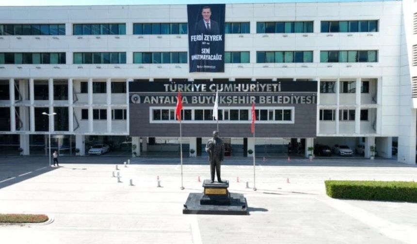 Antalya Büyükşehir Belediyesi’ne yeni operasyon: 14 gözaltı