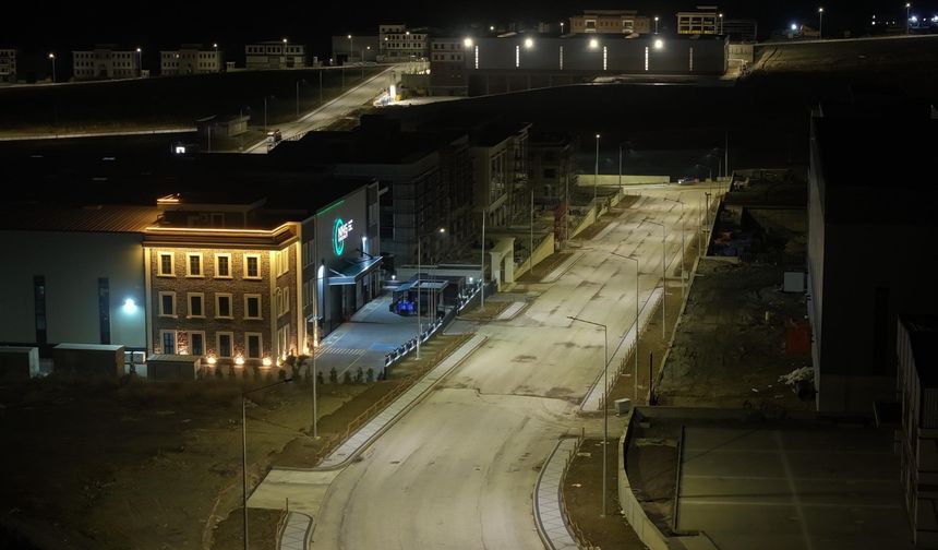 Yalova Makine İhtisas OSB’de Yeni Nesil Elektrik ve Aydınlatma Altyapısı Devrede