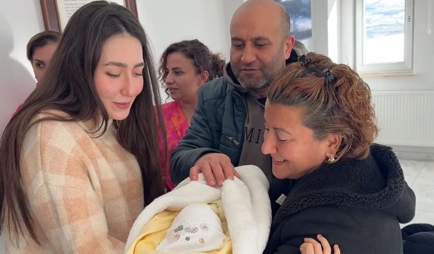 “Geçici Koruyucu Aile” modelinin 100’üncü Bebeği ailesiyle buluştu