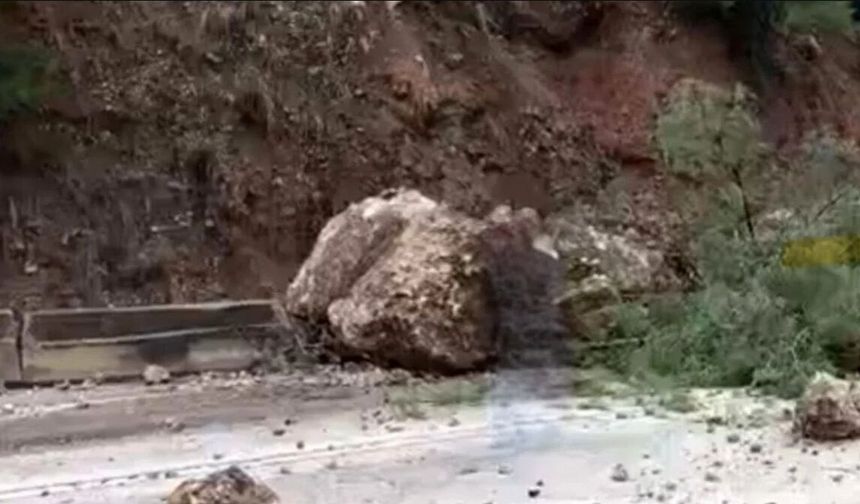 Ordu’da heyelan: İstinat duvarı çöktü, yol trafiğe kapatıldı