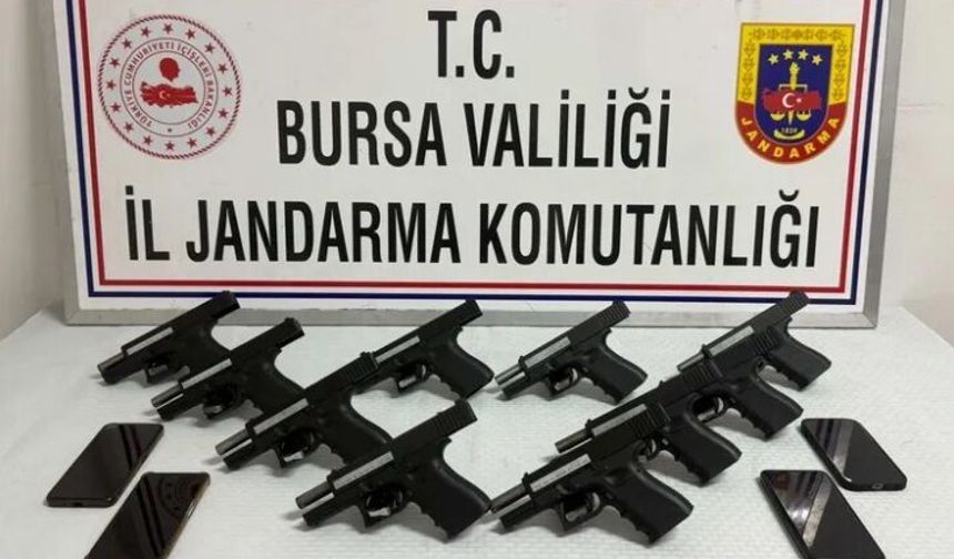 Bursa Gemlik’te ruhsatsız silah operasyonu: 4 tutuklama