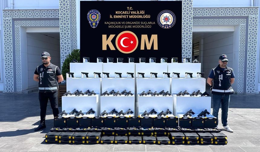 Kocaeli’nde Silah Kaçakçılarına Darbe: 60 Tabanca Ele Geçirildi