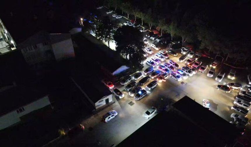 İzmir Merkezli 12 İlde FETÖ Operasyonu: 80 Şüpheli Yakalandı