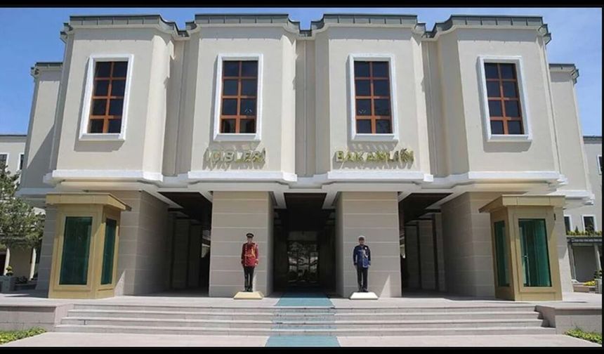 İçişleri Bakanlığı iki belediye başkanını görevden uzaklaştırdı