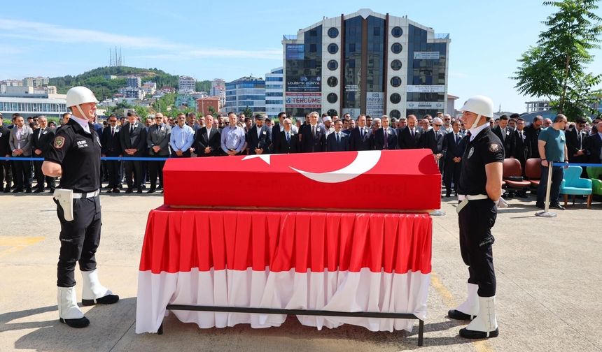Görevi Başında Hayatını Kaybeden Savcı Ayhan Uyumaz’a Gebze Adliyesi’nde Duygusal Veda