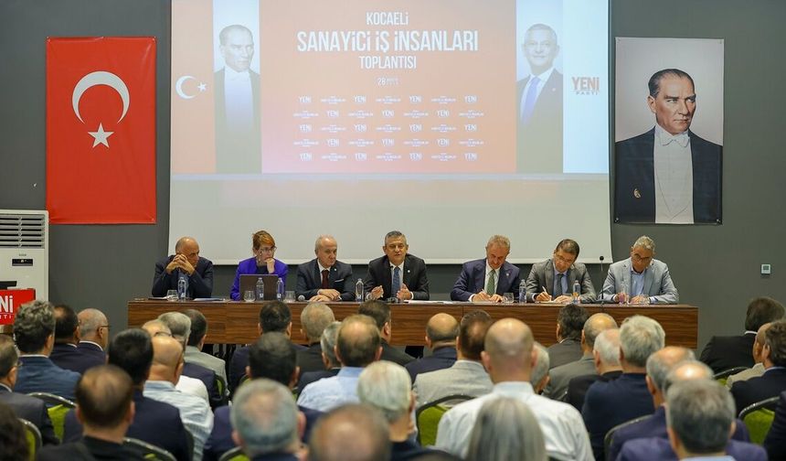 Özgür Özel Gebze’de iş insanlarıyla bir araya geldi: Ekonomi masaya yatırıldı