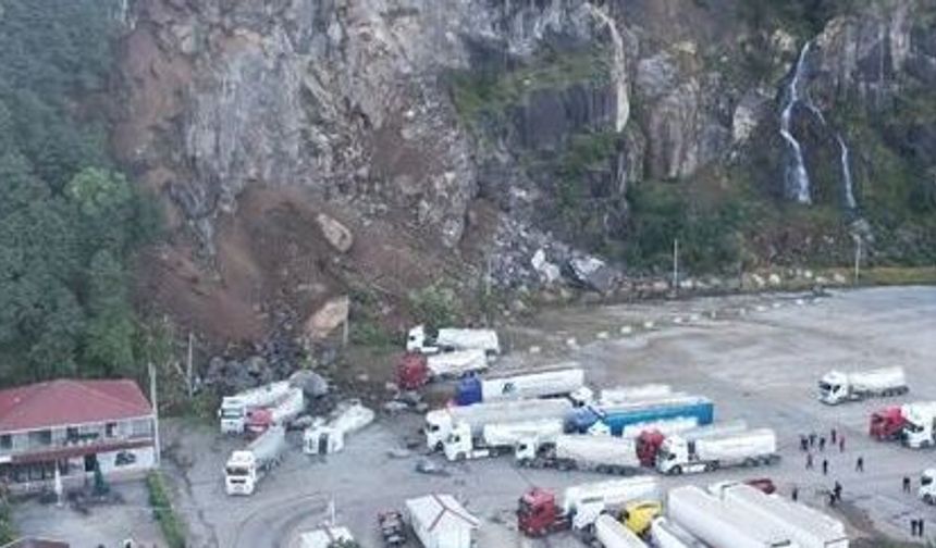 Artvin Hopa’da  Tır Parkı’nda heyelan: 1 ölü