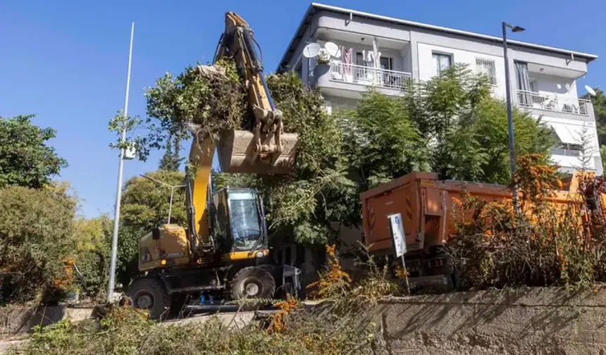 İzmir’de Yağmur Öncesi Kritik Çalışma: Dere Yatakları Temizleniyor