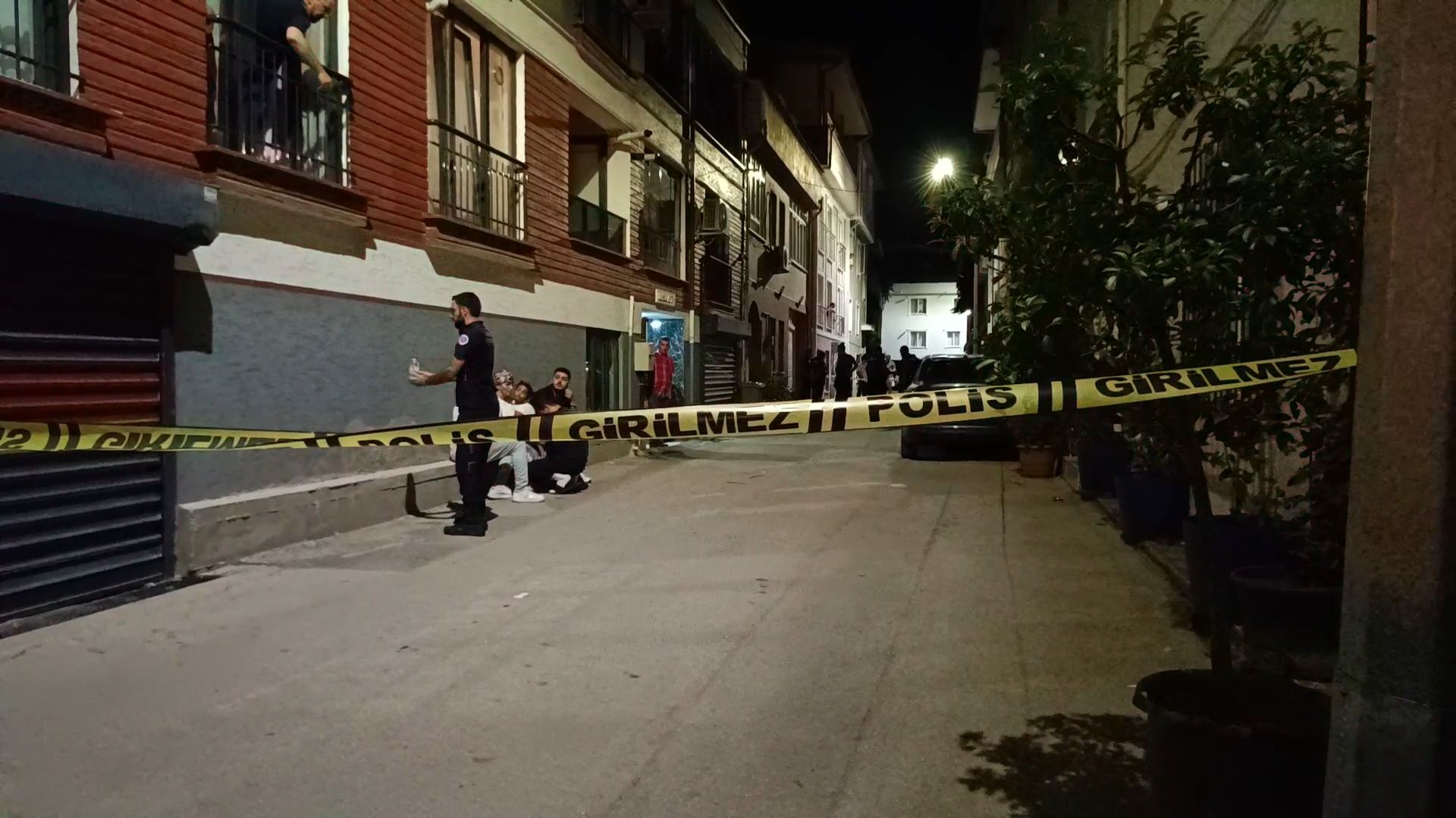 Bursa’da 3’üncü Kattaki Balkondan Düşen Hamile Kadın Hayatını Kaybetti